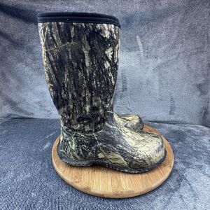Bogs Classic High Boots Kids Size 5 Camo Waterproof Insulated Outdoor Shoes